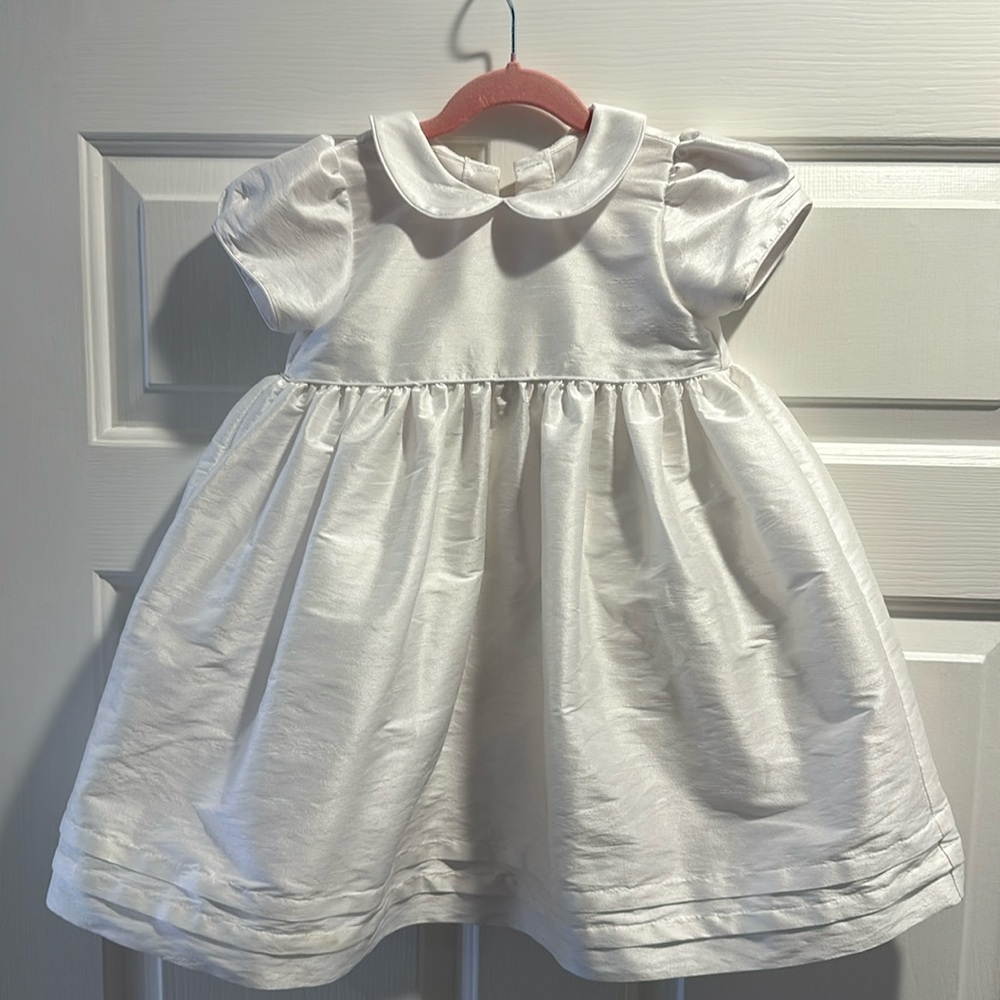 Flower girl dress- 4T but fits like a 3T